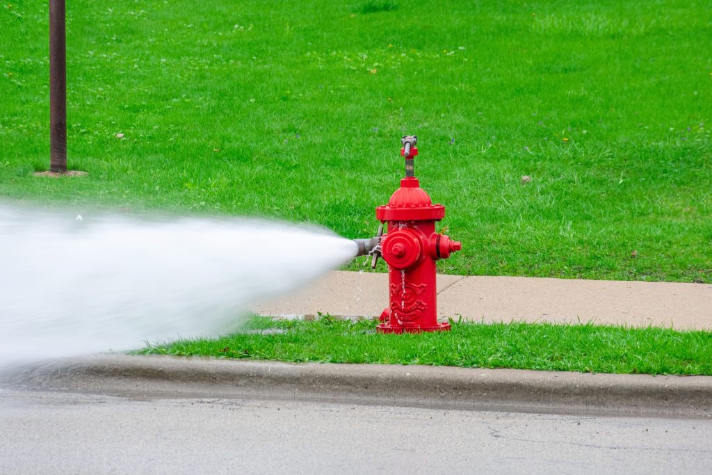 Przegląd hydrantów wewnętrznych – jak często go wykonywać i co obejmuje?