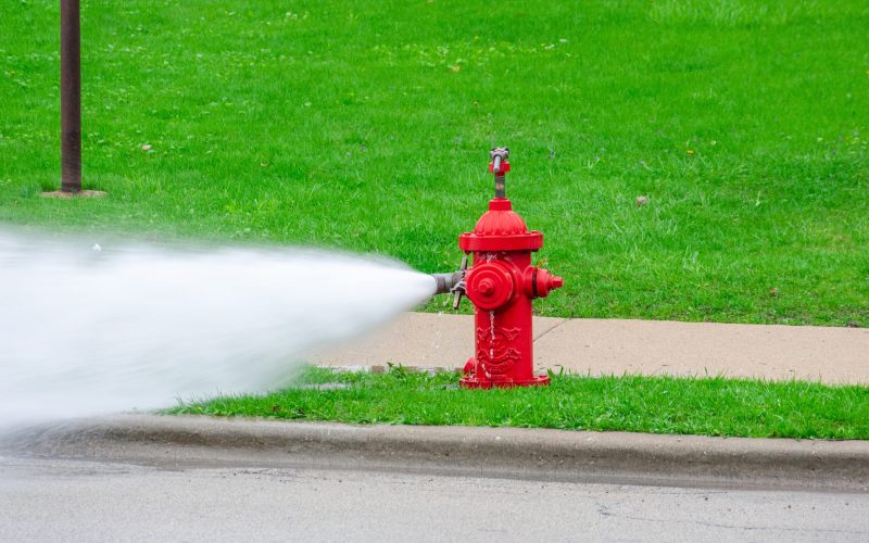 Przegląd hydrantów wewnętrznych – jak często go wykonywać i co obejmuje?